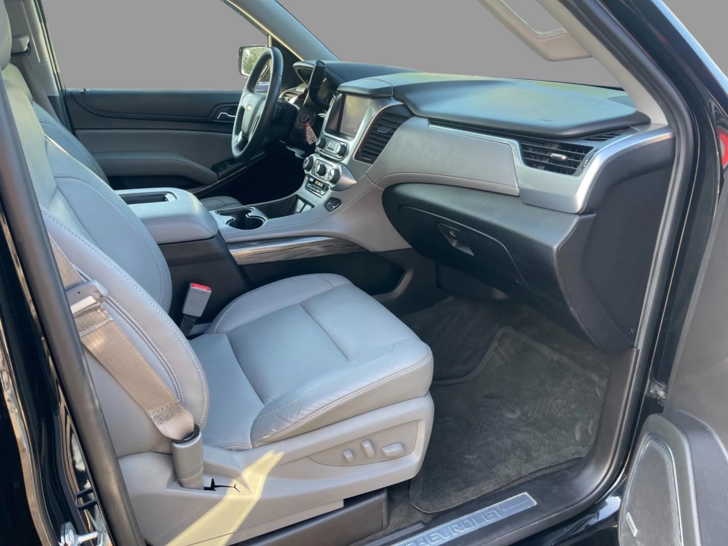 2015 Black /Gray Chevrolet Tahoe LT 4WD (1GNSKBKC4FR) with an 5.3L V8 OHV 16V engine, 6-Speed Automatic transmission, located at 547 E. Main St., Orwell, OH, 44076, (440) 437-5893, 41.535435, -80.847855 - Photo#49